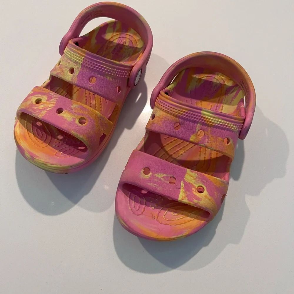 Crocs‎ Classic Marbled Sandal Kids C10 Taffy Pink Yellow Sandals